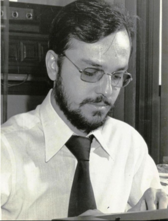 MC jornalista téc com social meados década 1980.jpg